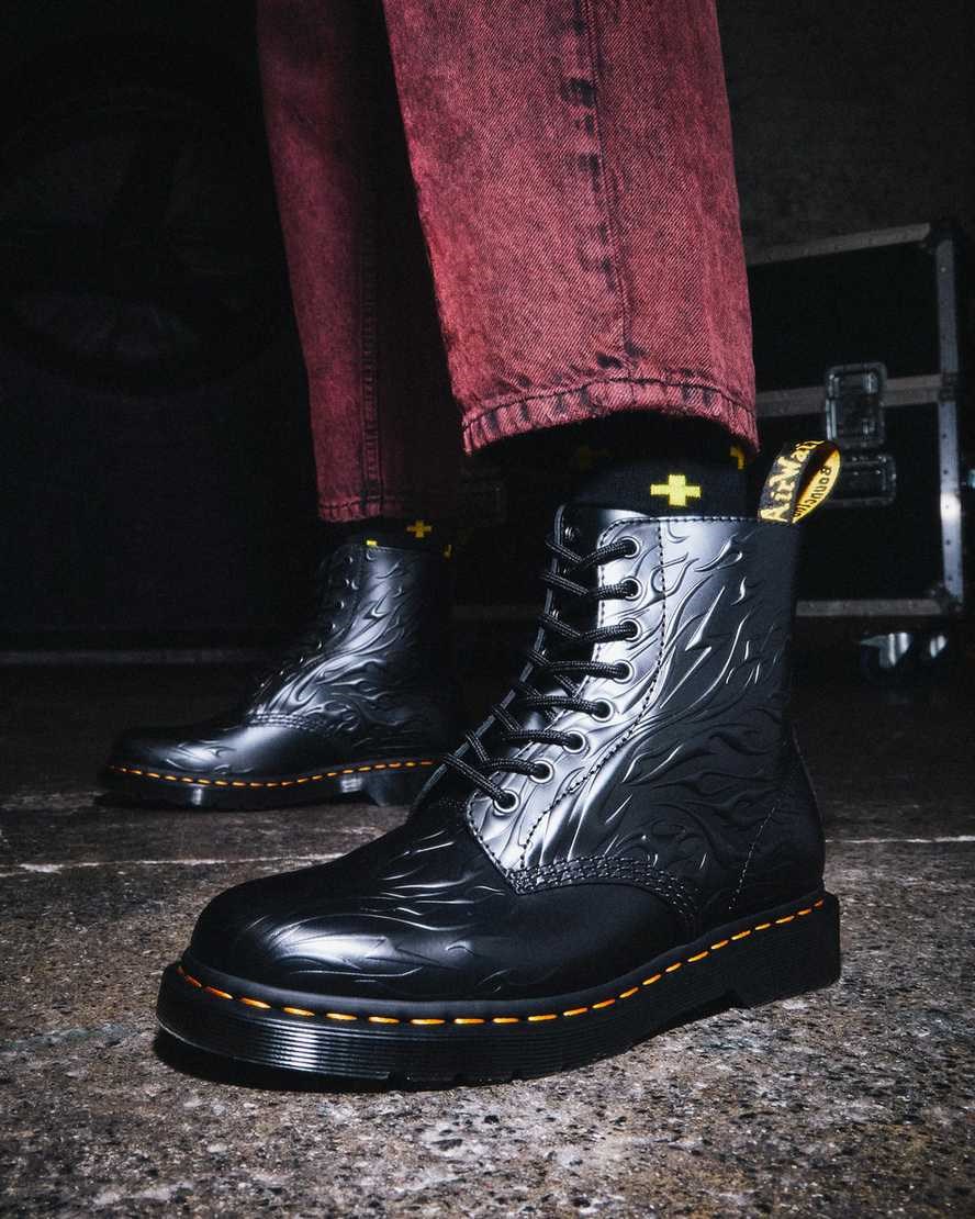 Black Flame Polished Smooth Men's Dr Martens 1460 Flames Emboss Leather Ankle Boots | 837916-EFZ