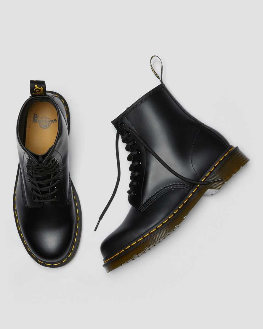 Black Smooth Leather Men's Dr Martens 1460 Smooth Leather Lace Up Boots | 395682-WPS