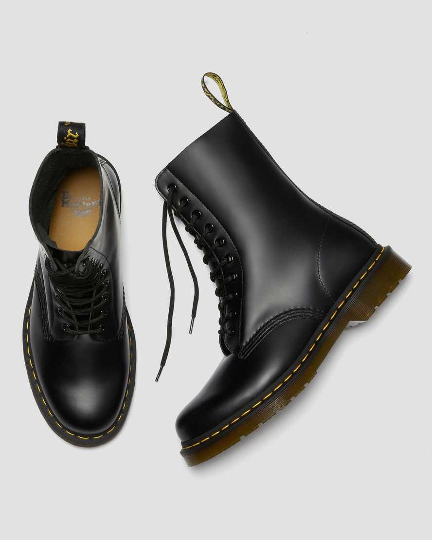 Black Smooth Leather Men's Dr Martens 1490 Smooth Leather Ankle Boots | 813796-FBP