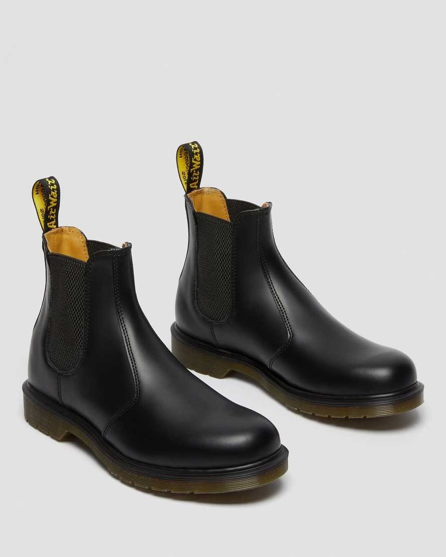 Black Smooth Leather Men's Dr Martens 2976 Smooth Leather Chelsea Boots | 146357-QMH