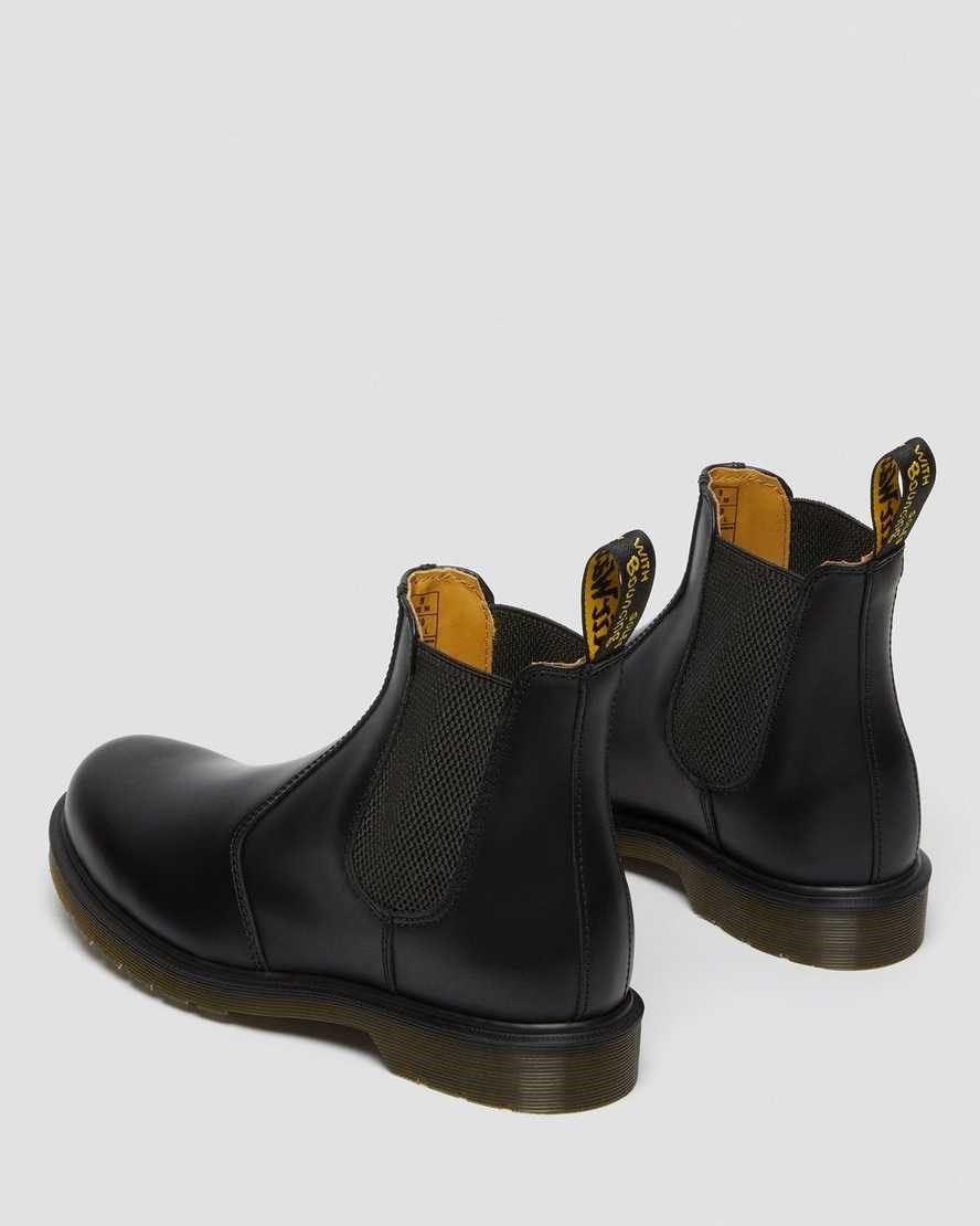 Black Smooth Leather Men's Dr Martens 2976 Smooth Leather Chelsea Boots | 146357-QMH