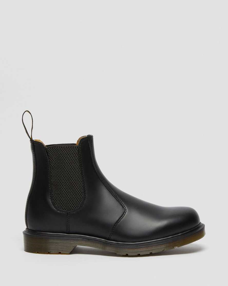 Black Smooth Leather Men's Dr Martens 2976 Smooth Leather Chelsea Boots | 146357-QMH