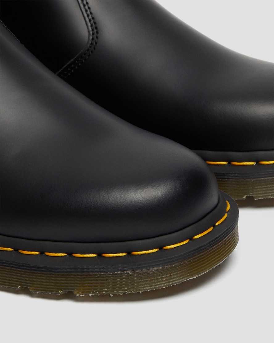 Black Smooth Leather Women's Dr Martens 2976 Yellow Stitch Smooth Leather Chelsea Boots | 953216-XYE