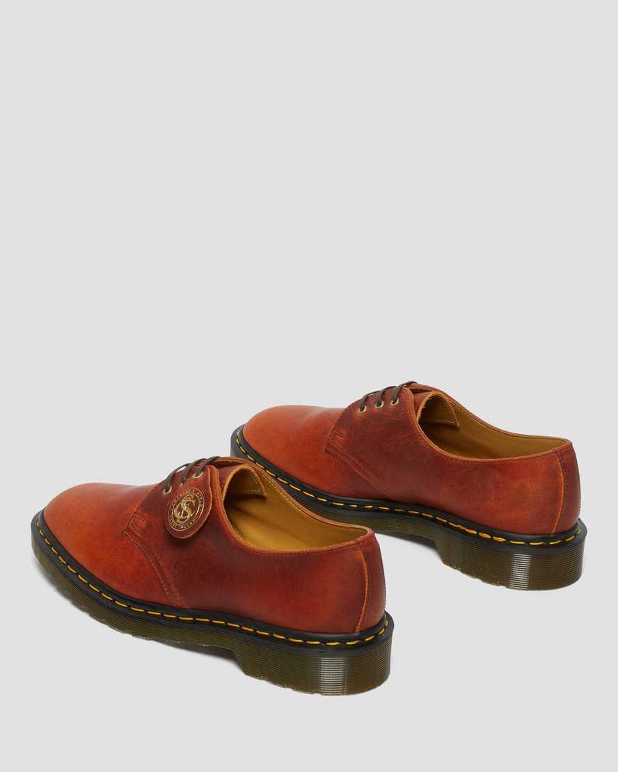 Brown Classic Oiled Shoulder Women's Dr Martens 1461 Made in England Classic Oil Leather Oxford Shoes | 854729-FLP