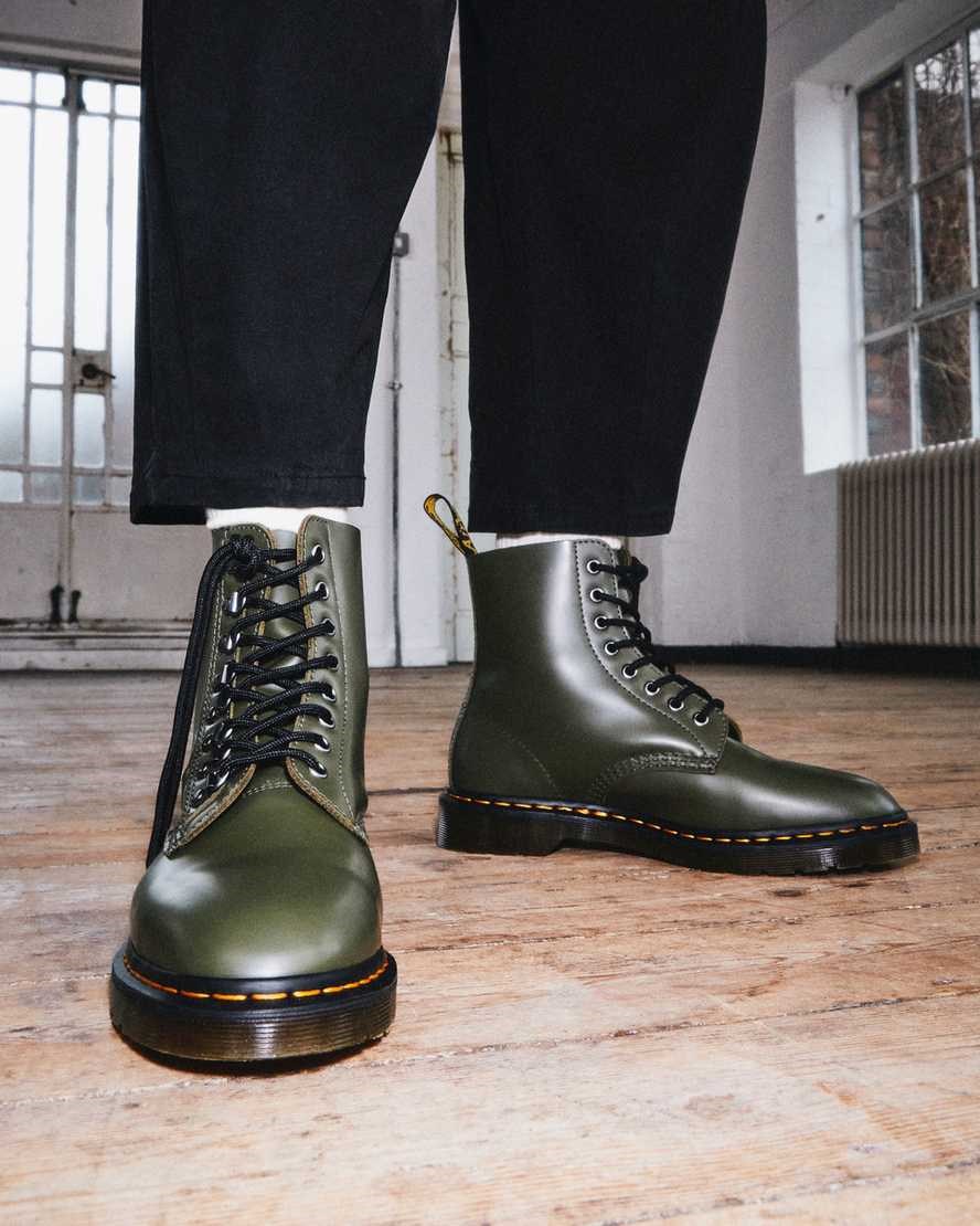 Green Smooth Leather Men's Dr Martens 1460 Pascal Verso Smooth Leather Ankle Boots | 561390-SXO