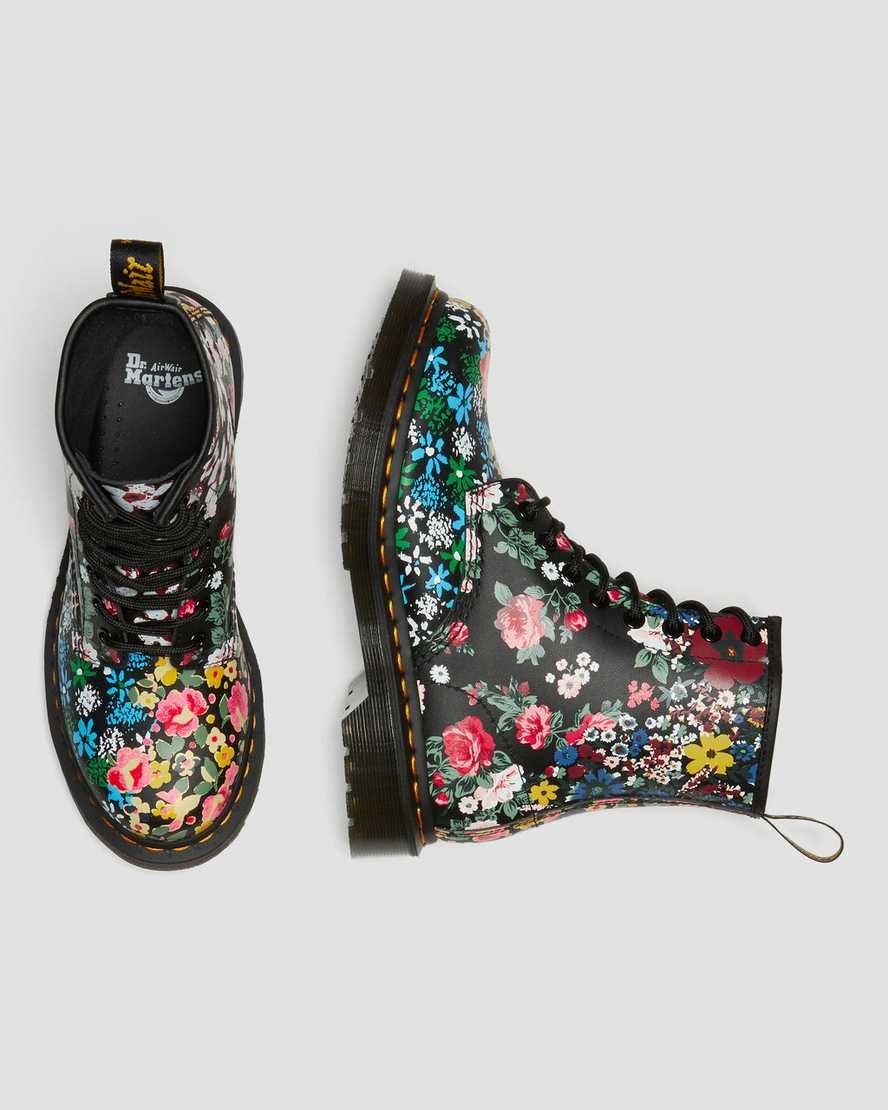 White Floral Mash Up Backhand Women's Dr Martens 1460 Pascal Floral Mash Up Leather Ankle Boots | 245803-GBH