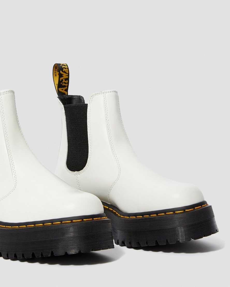 White Smooth Leather Men's Dr Martens 2976 Smooth Leather Platform Chelsea Boots | 127586-YDB