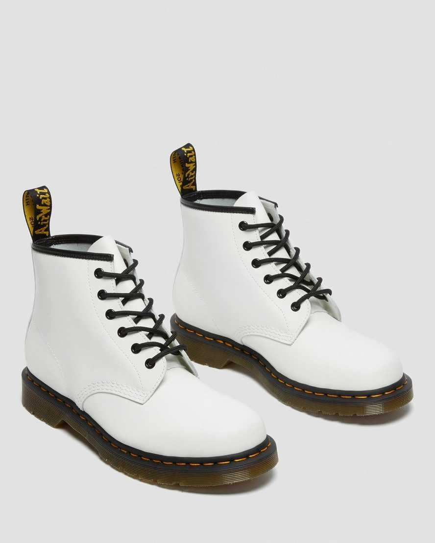 White Smooth Leather Women's Dr Martens 101 Yellow Stitch Smooth Leather Ankle Boots | 759026-LGW